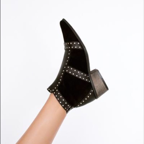 Matisse Sorento Black Booties - Picture 4 of 6